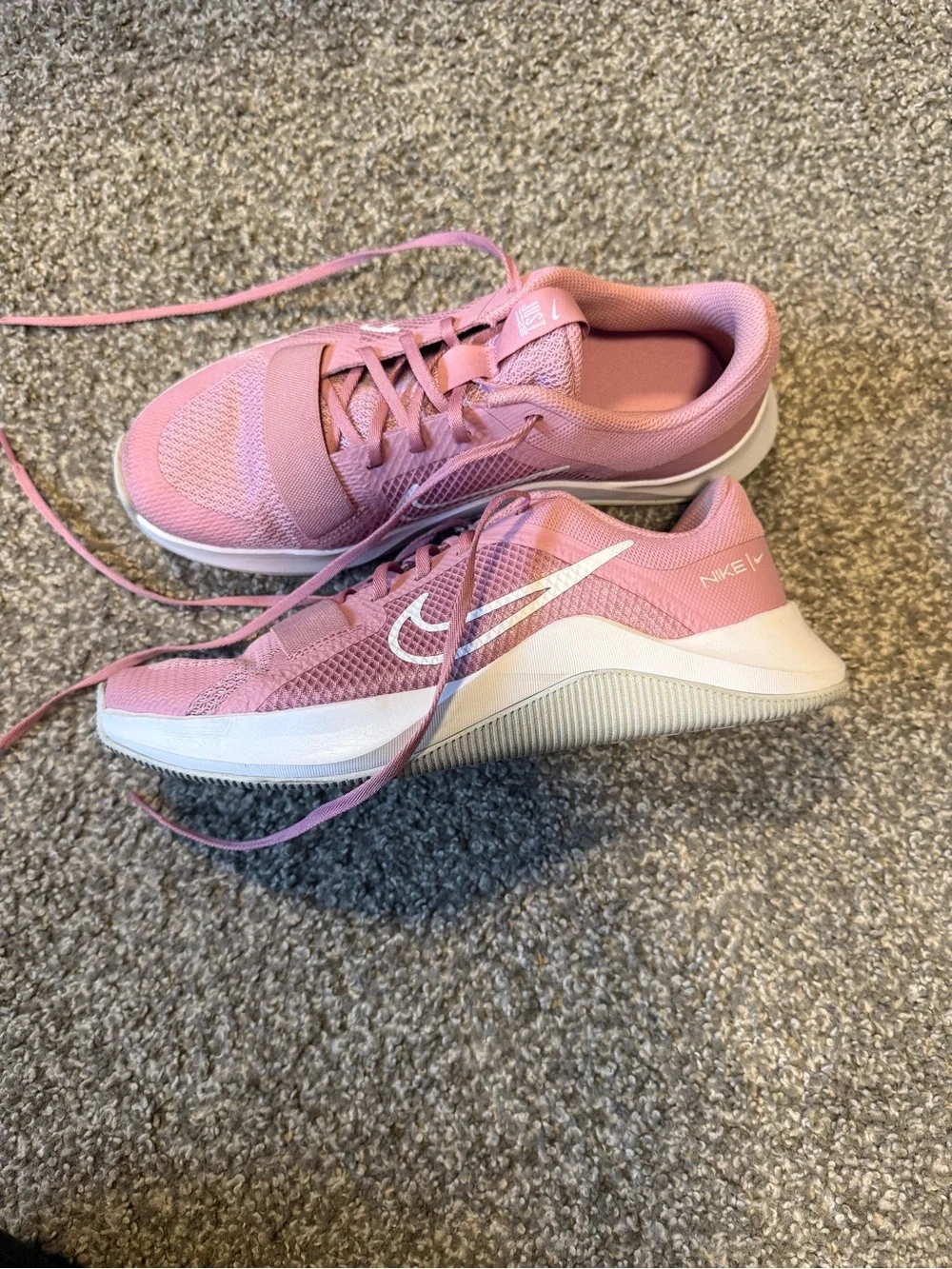 Nike MC Trainer 2 Pink Tennis Shoes Women’s 8.5